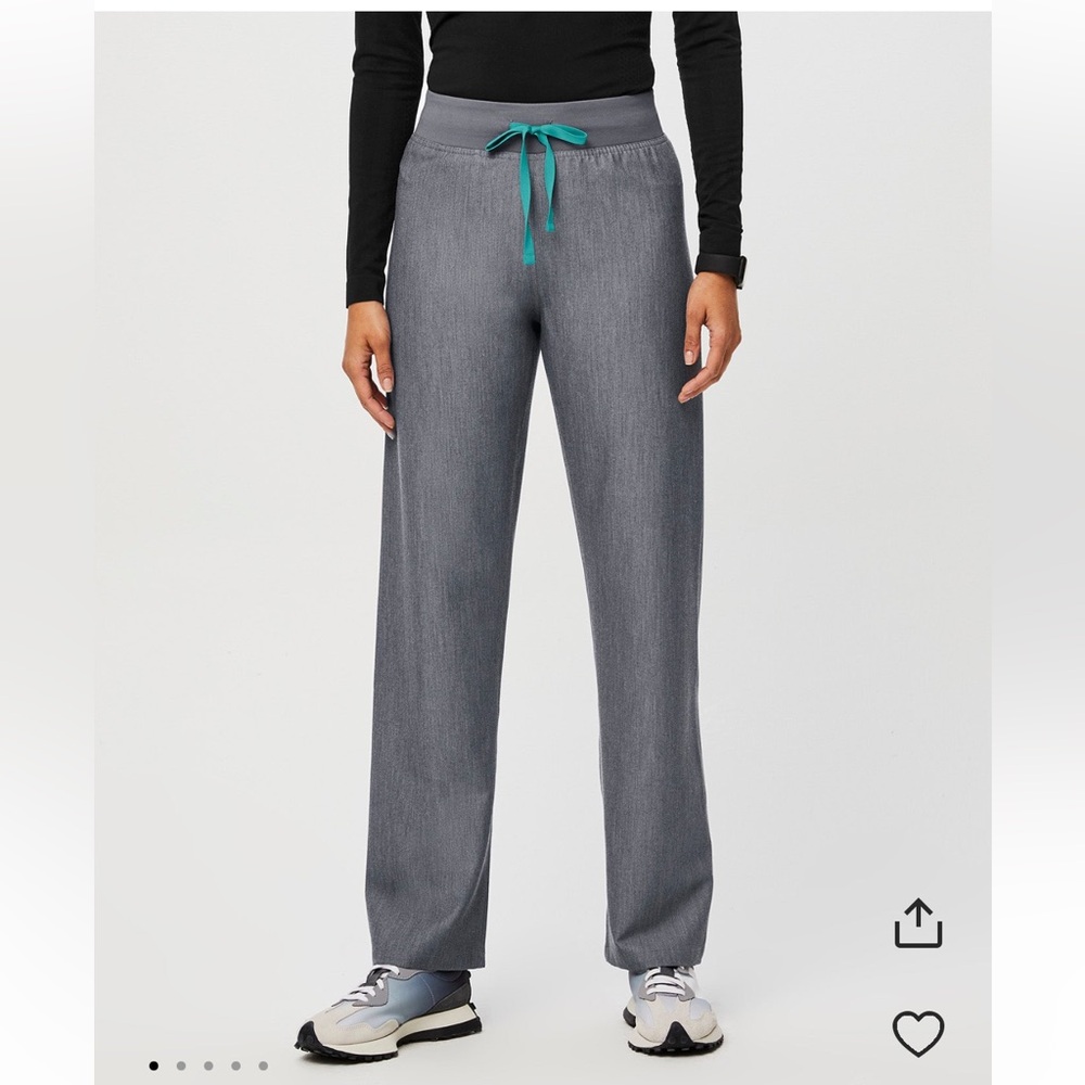 Livingston basic scrub pant in graphite